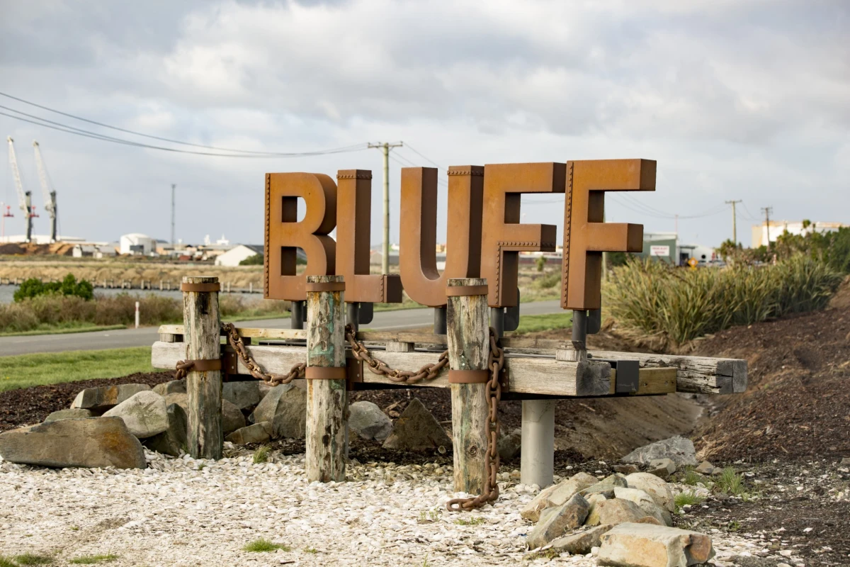 448445 bluff welcome sign southland new zealand credit sam deuchrass 5